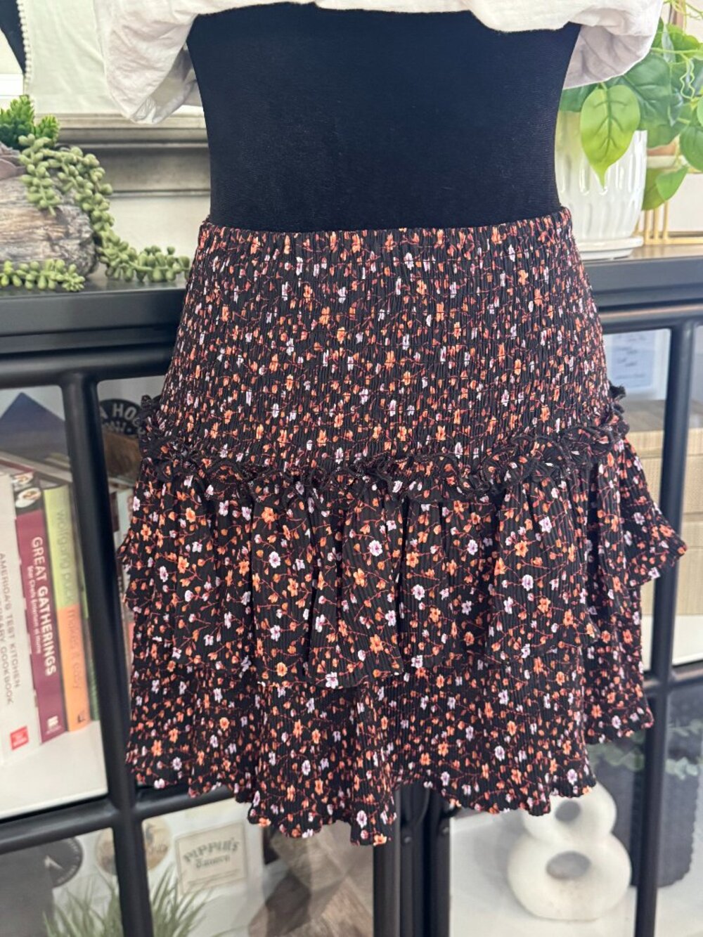 Forever 21 Black Ditsy Print Pleated Tiered Mini - Size M